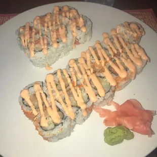 Spicy dinner roll combo (tuna, yellowtail and salmon)