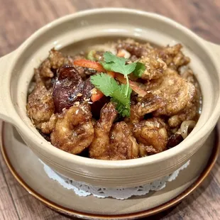 Mhor Din - Clay pot fried rice with scallop,shrimp,chicken,Chinese sausage,onion,scallion,shiitake mushroom. #claypot #littlebasil #泰餐