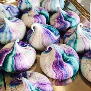 a tray of meringue cookies