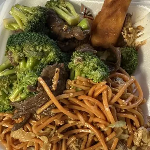 Lunch combo, only chow mein, no rice, beef with broccoli.