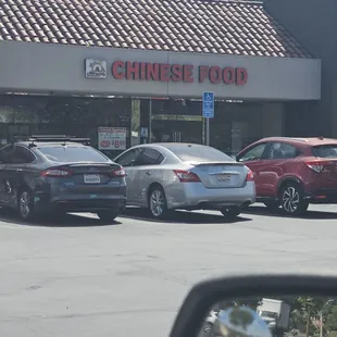 Poor customer service hidden charges. Charging for fountain Drinks refill when everyone else's free