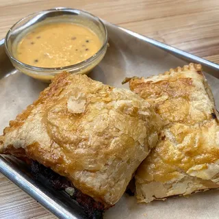 warm masala egg puff ( nf )