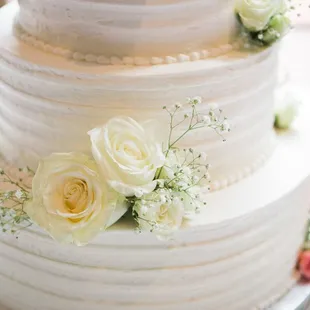 Our wedding cake by LBB!