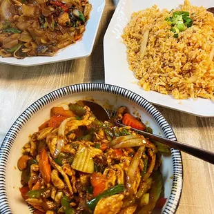 Cashew Nut Chicken, Drunken Noodles, Egg Fried Rice