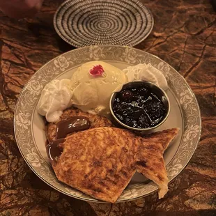 Taiyaki dessert with jam and mango ice cream