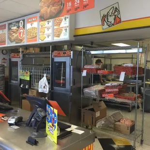 Good pizza fast! I was impressed with the manager tonight! He made it a great experience!