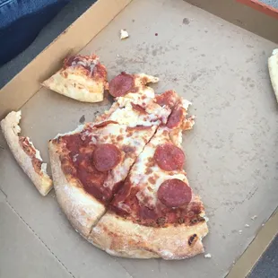 Can not cut pizza   Hot-n-ready Pepperoni Hot-n-ready Pepperoni Not even hot and ready