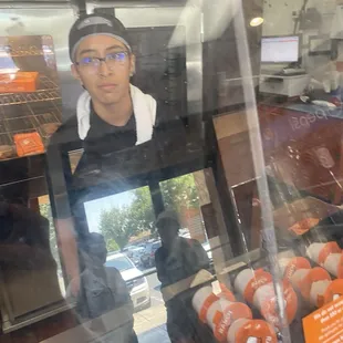 Manager who refuses to fill online order or refund order. Refused to provide contact Info for GM, or owner.