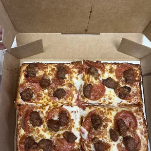 Custom Lunch Combo (Pepperoni, Sausage, Extra Cheese)