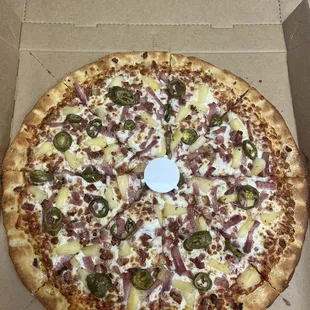 Angry Hawaiian Pizza (Ham, Pineapple, Bacon, Jalapeño)