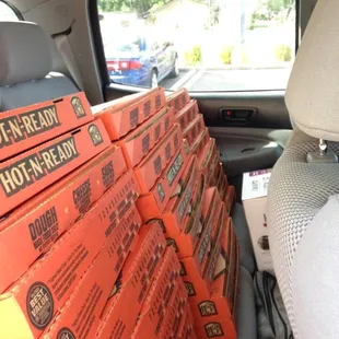 When I was in a pinch, this location saved the day and pumped out THIRTY pizzas for me in TWENTY minutes! Boom!