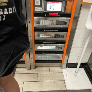 Pick up machine