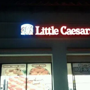 outside, pizza