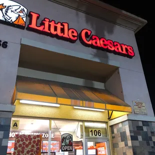 Please unless your absolutely ready for bad service! I'd advice another little Caesar.