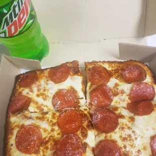 Lunch special pan pepperoni individual pizza w/Mt.Dew