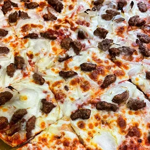 Thin crust ground beef and onions