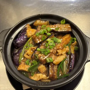 Salted Fish Chicken Slices Eggplant
咸鱼鸡片茄煲