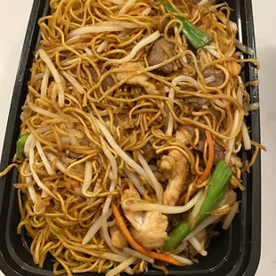 House chow mein (has shrimp, pork &amp; chicken), delish