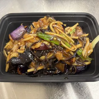 Eggplant in Garlic Saucea 鱼香茄子煲