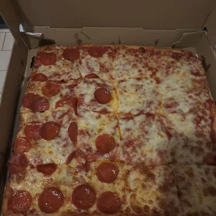 16" cheese and Pepperoni Sicilian