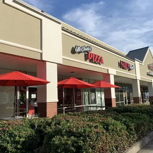 the outside of the restaurant