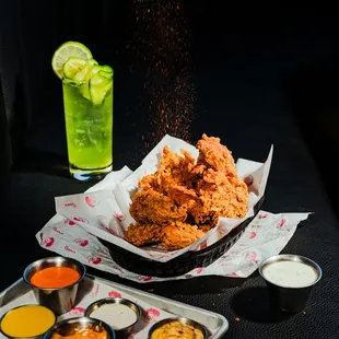 fried chicken, fried chicken wings, chicken wings and fried chicken, food, chicken, bbq chicken, chicken wings, bbq wings, poultry