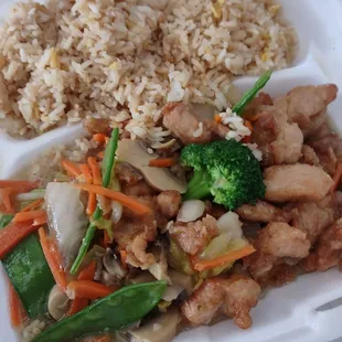 Chicken and veggies lunch combo