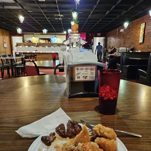 WAITRESS PLAYING ON PHONE OWNER WALKING BACK PAST ALL THE FOOD THATS BAD NOT CHECKING ANYTHING !