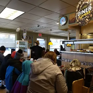 diners waiting for customers