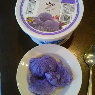 Magnolia Ube Ice Cream...Creamy Deliciousness! =)