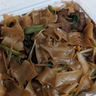 Beef chow fun