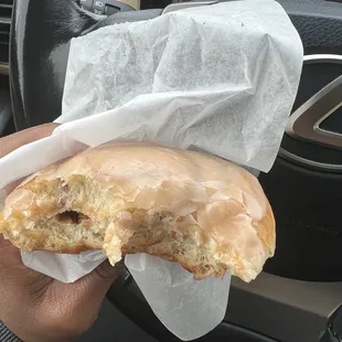 Cinnamon roll with Carmel