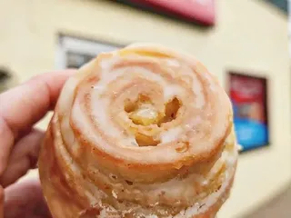 Golden Hands Bakery