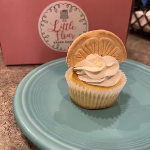 Lemon cupcake