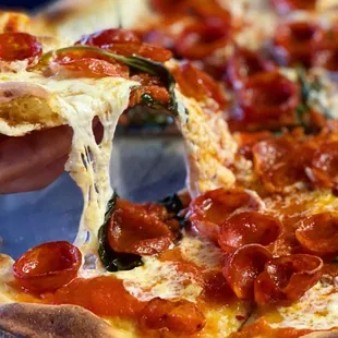 Pepperoni pizza pull