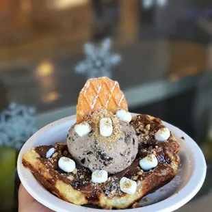 smorefflicious (smoreffle, toasted marshmallows) 04.29.17