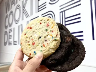 Insomnia Cookies
