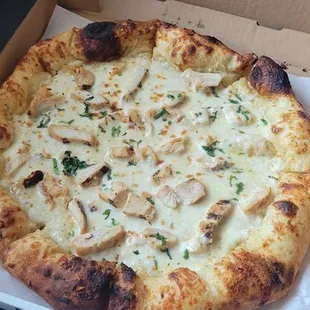 Chicken Alfredo Pizza