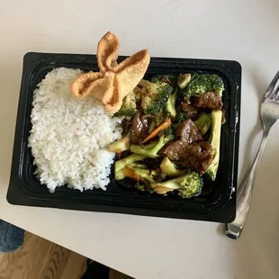 Beef with Broccoli Lunch