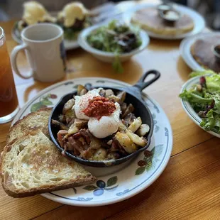  plate of food and a drink