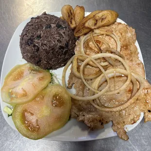 Bistec encebollado