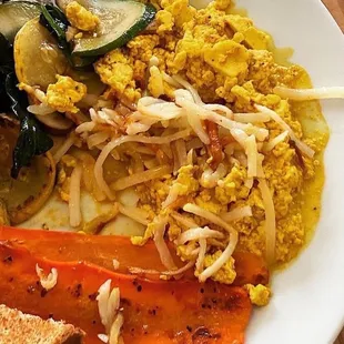 Tofu scramble vegetables and hashbrowns