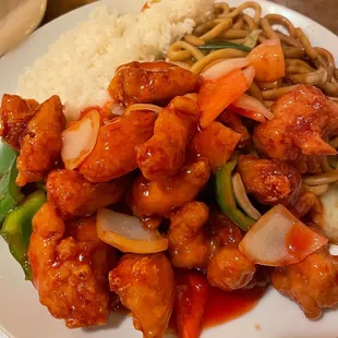 4. Sweet and Sour Chicken Lunch Special