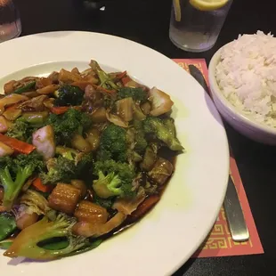 Vegetable delight with steamed rice (sub dark sauce for light!)