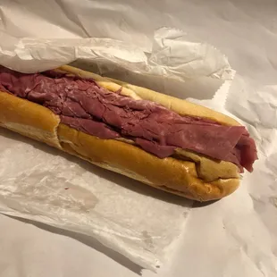 a roast beef sandwich