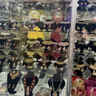 New jewelry bar display with necklace sets