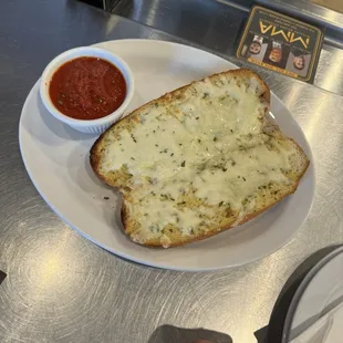 Garlic cheese bread