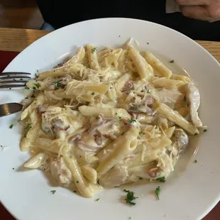Chicken rigatoni carbonara