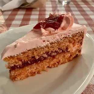 Strawberry cake