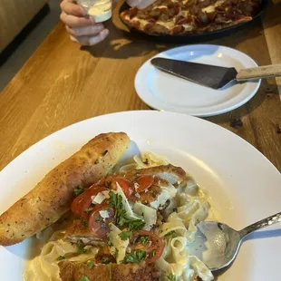 Chicken Alfredo Pizza